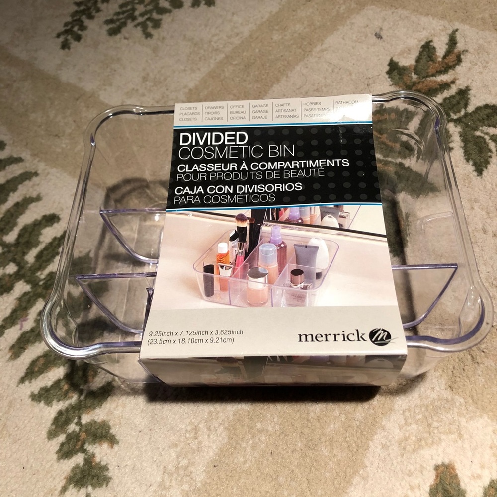 Divided cosmetic bin